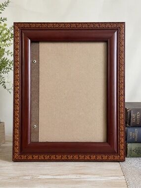 Rare Woods Carved Ornate Picture Frame. Sz-11x13 Burns of Boston 1980’s 1990’s